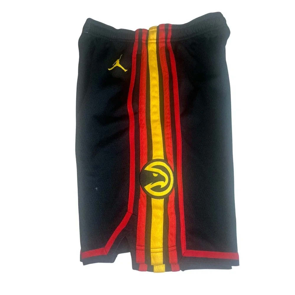 Jordan NBA Basketball Athletic Shorts Kids Atlanta Hawks Black Red Yellow Size L